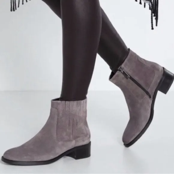 🆕 Aquatalia Oribella Graphite Suede Chelsea Weatherproof Boots Booties 8.5
