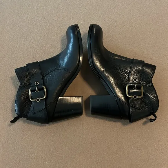🆕 NWB Nine West Gwen Black Leather Ankle Boots - 8.5