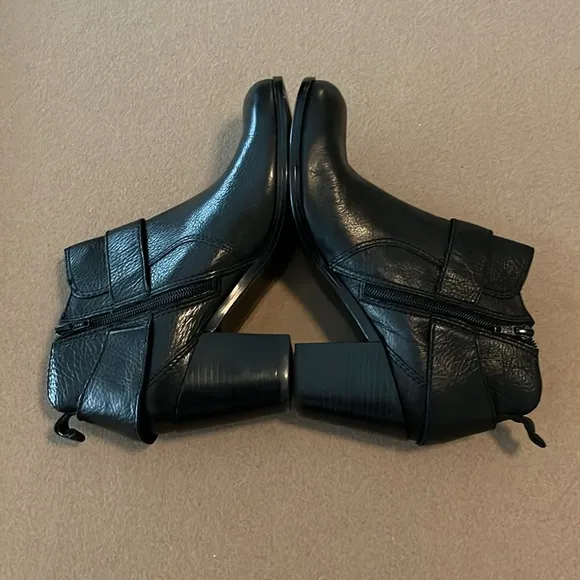 🆕 NWB Nine West Gwen Black Leather Ankle Boots - 8.5