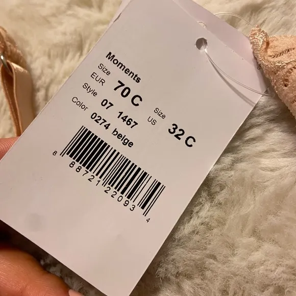 $115 NWT! HANRO 32C beige lace luxury moments underwire bra