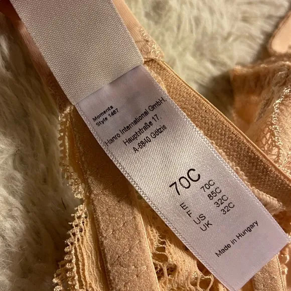 $115 NWT! HANRO 32C beige lace luxury moments underwire bra