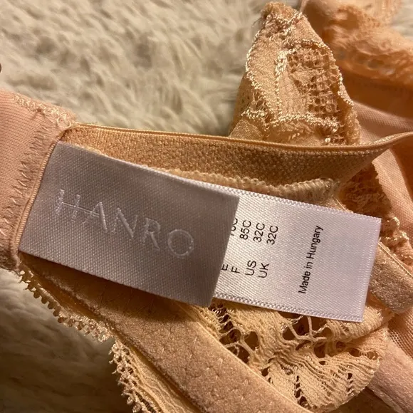 $115 NWT! HANRO 32C beige lace luxury moments underwire bra