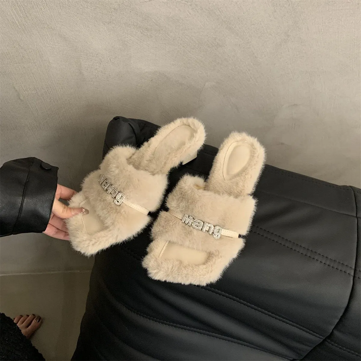 2025  Internet celebrity thick heel fluffy slippers women wear in autumn and winter  new high-end temperament gentle fairy style high heels