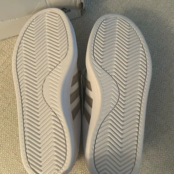 Adidas GRAND COURT 2.0 Women White and Beige Sneakers