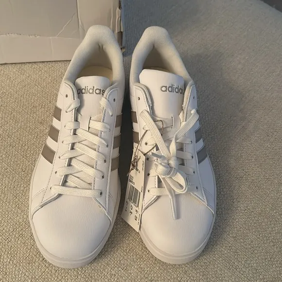 Adidas GRAND COURT 2.0 Women White and Beige Sneakers