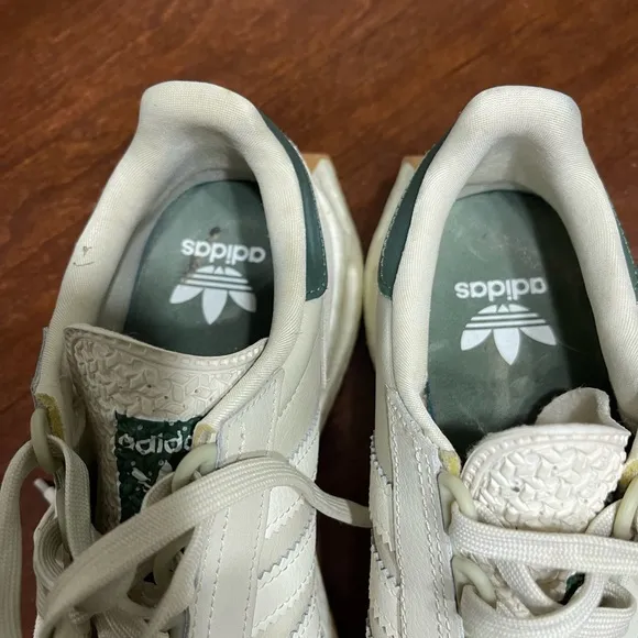 Adidas Retropy E5 Size Men's 6 Women's 7 Unisex Beige Green Leather GX9244