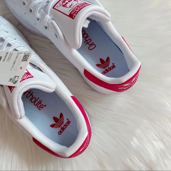 Adidas Stan Smith Sneaker. Big Kid
