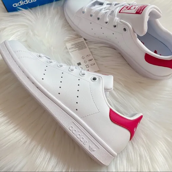 Adidas Stan Smith Sneaker. Big Kid