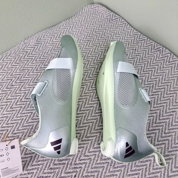Adidas The Indoor Cycling Shoes Unisex Men's 8 1/2 and Women's 9 1/2.