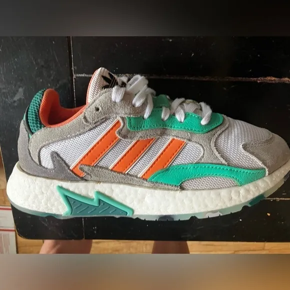 adidas Tresc Run 'White Bliss Coral' Boys 5 excellent condition