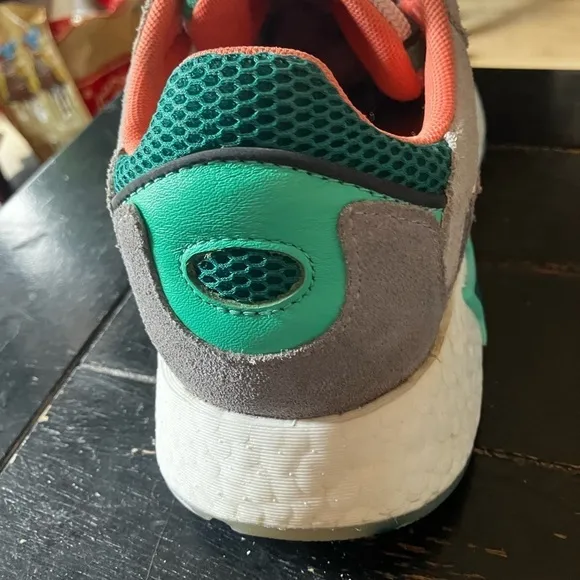 adidas Tresc Run 'White Bliss Coral' Boys 5 excellent condition