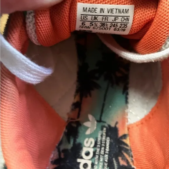 adidas Tresc Run 'White Bliss Coral' Boys 5 excellent condition