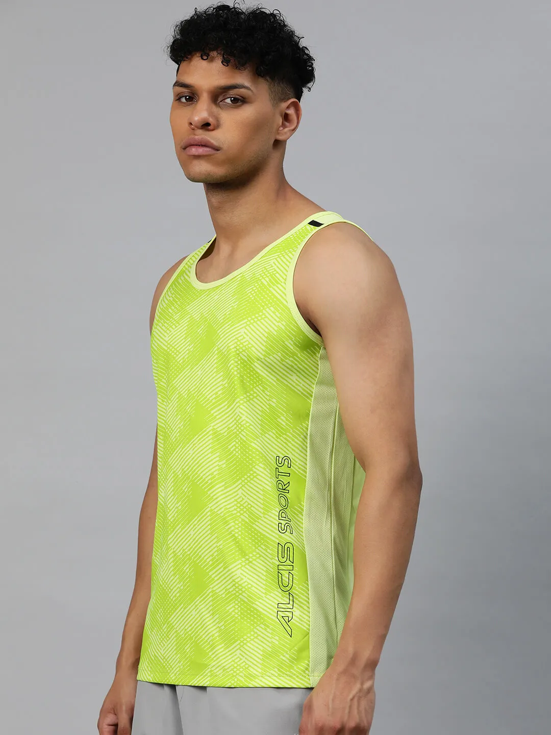 Alcis Men Green  Printed Anti Static Slim Fit T-shirt