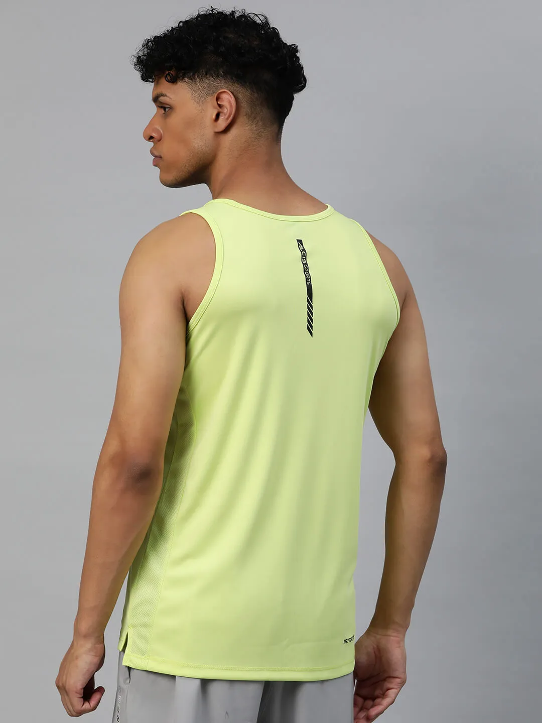 Alcis Men Green  Printed Anti Static Slim Fit T-shirt