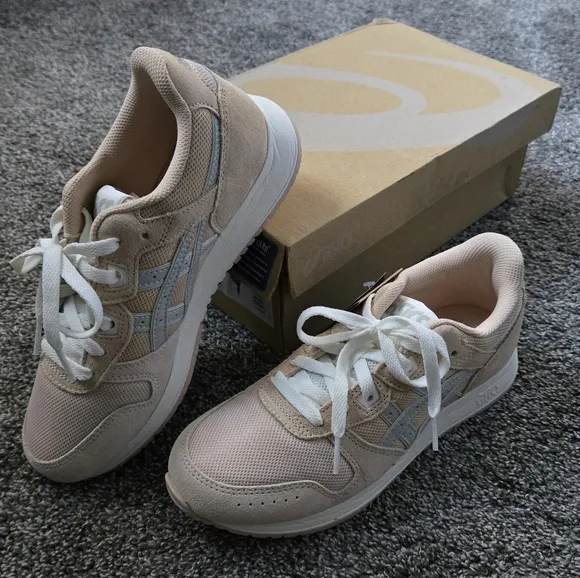 Asics Lyte Classic Sneakers NWB size 6