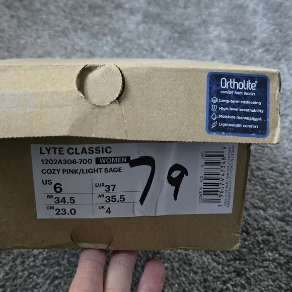 Asics Lyte Classic Sneakers NWB size 6