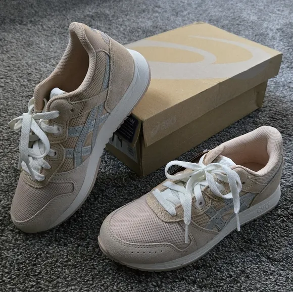 Asics Lyte Classic Sneakers NWB size 6