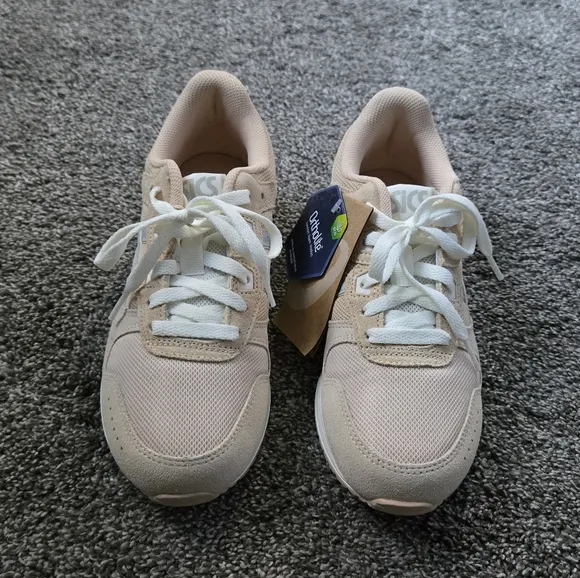 Asics Lyte Classic Sneakers NWB size 6