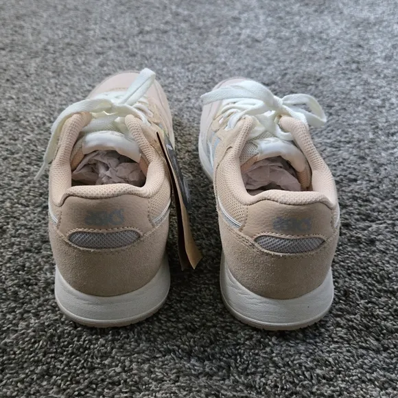 Asics Lyte Classic Sneakers NWB size 6