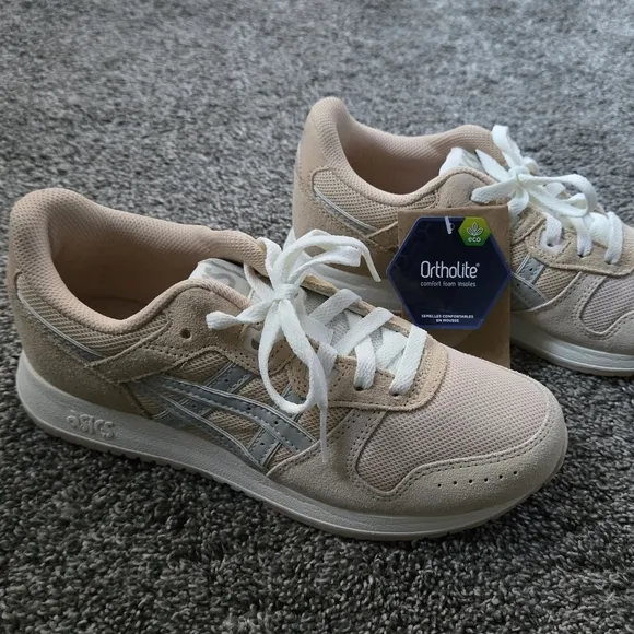 Asics Lyte Classic Sneakers NWB size 6