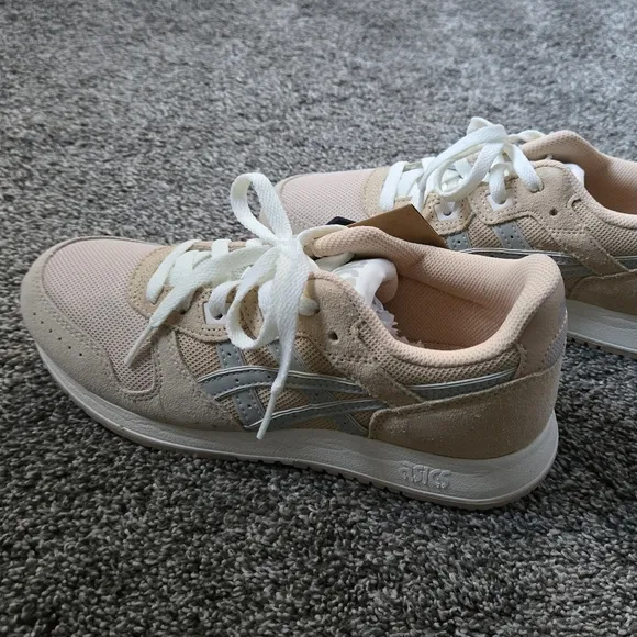 Asics Lyte Classic Sneakers NWB size 6