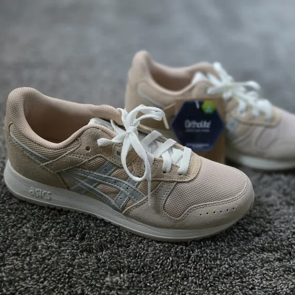 Asics Lyte Classic Sneakers NWB size 6