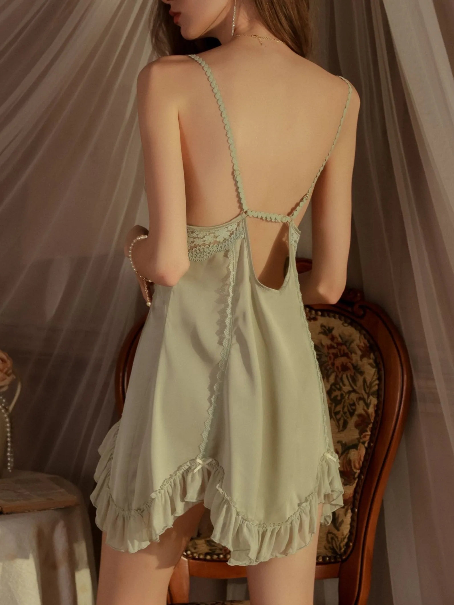 Asymmetrical Flounce Slip