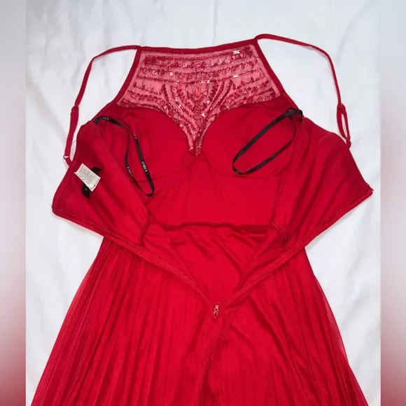B. Darlin Size 3/4 Red Jeweled High Neck Prom Wedding  Evening Gown