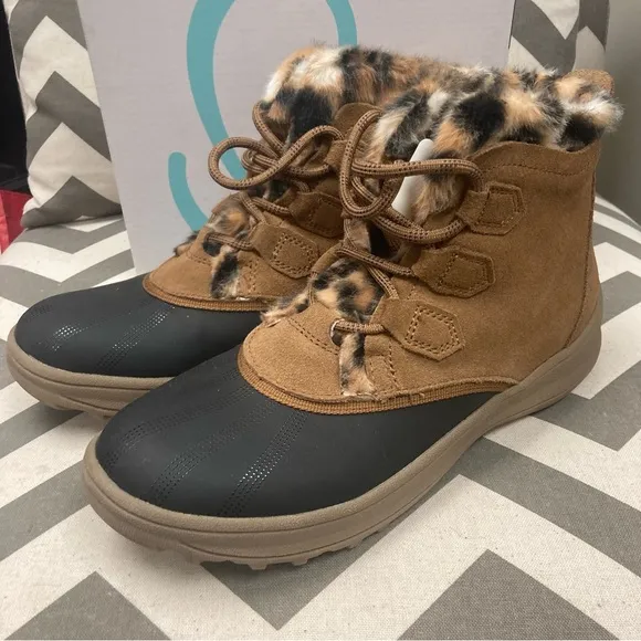 Baretraps Augustine Leopard lace-up Bootie. Size 9M. New w/box.