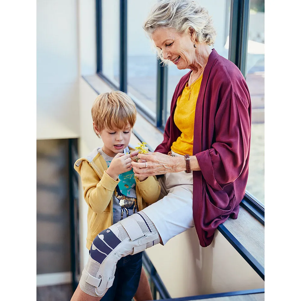 Bauerfeind Medical GenuTrain® S Pro - Knee Brace