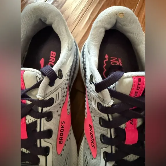 Brooks Adrenaline GTS 22 Women 7.5 Running Shoes Sneakers Blue Pink Walking