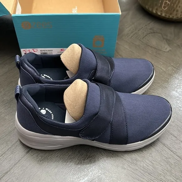 Bzees Women's Refresh Slip On Sneaker (WIDE)