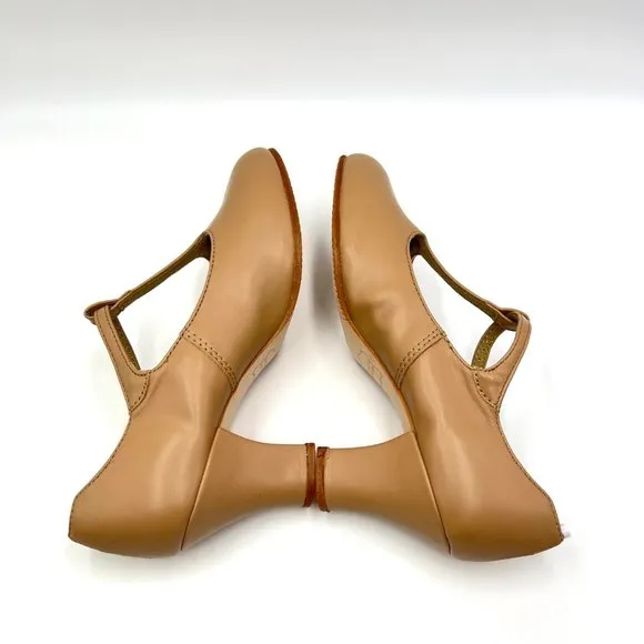 Capezio 750 Caramel Tan Jr. Footlight T-Strap Character Dance Shoe Heels Sz 4.5M
