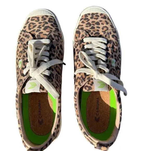 Cariuma OCA Low Leopard Print Canvas Sneakers Unisex Size 9 Vegan