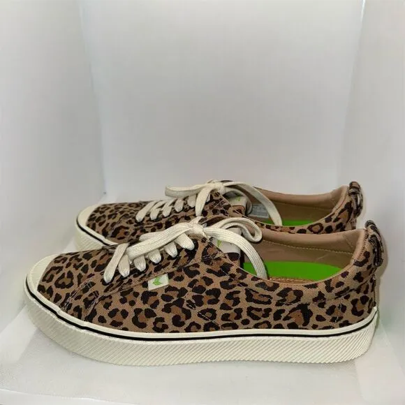 Cariuma OCA Low Leopard Print Canvas Sneakers Unisex Size 9 Vegan
