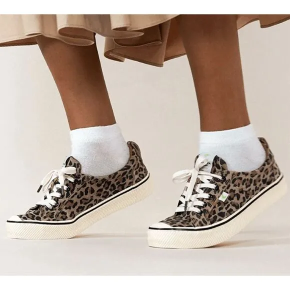 Cariuma OCA Low Leopard Print Canvas Sneakers Unisex Size 9 Vegan