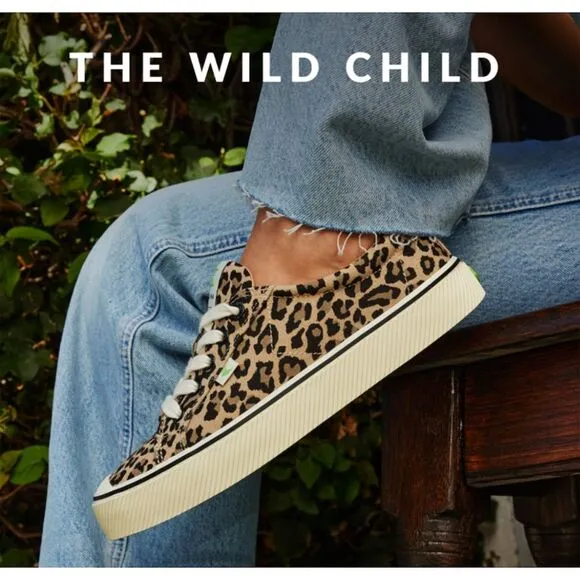Cariuma OCA Low Leopard Print Canvas Sneakers Unisex Size 9 Vegan