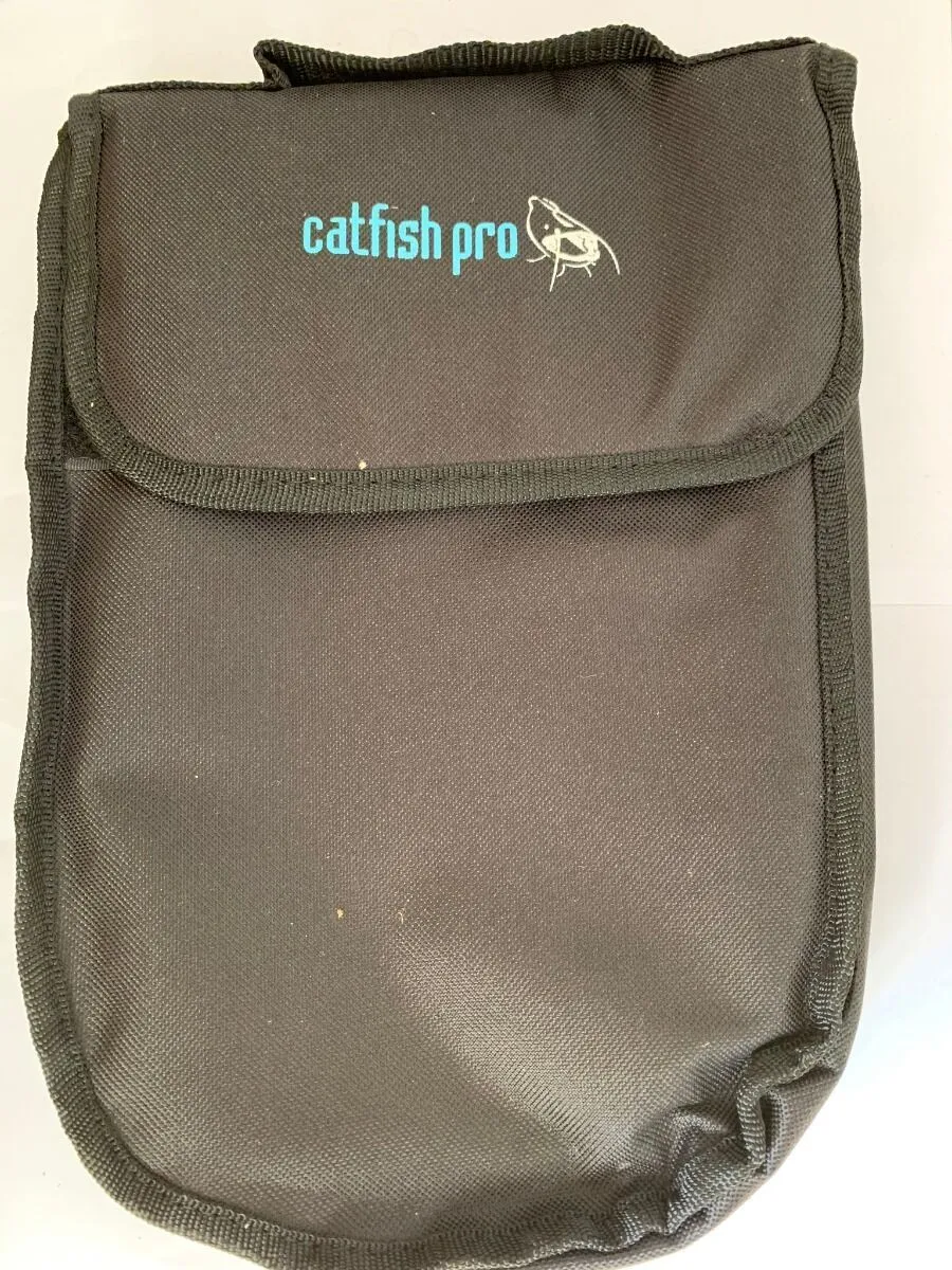 CATFISH PRO 100kg/220lb Dial Scales inc scale pouch
