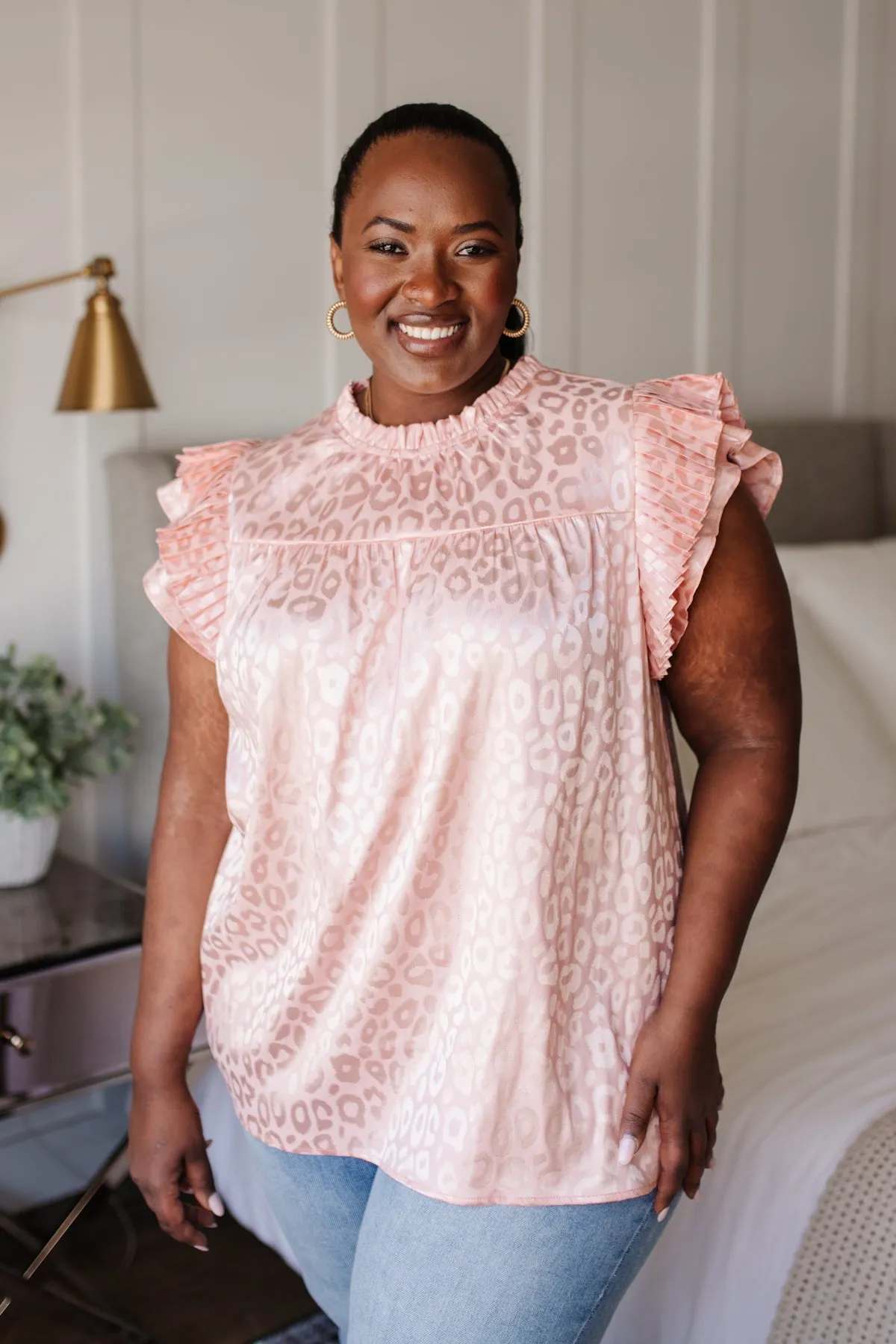 City Escape Top In Peach