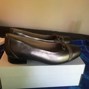 Clarks flats
