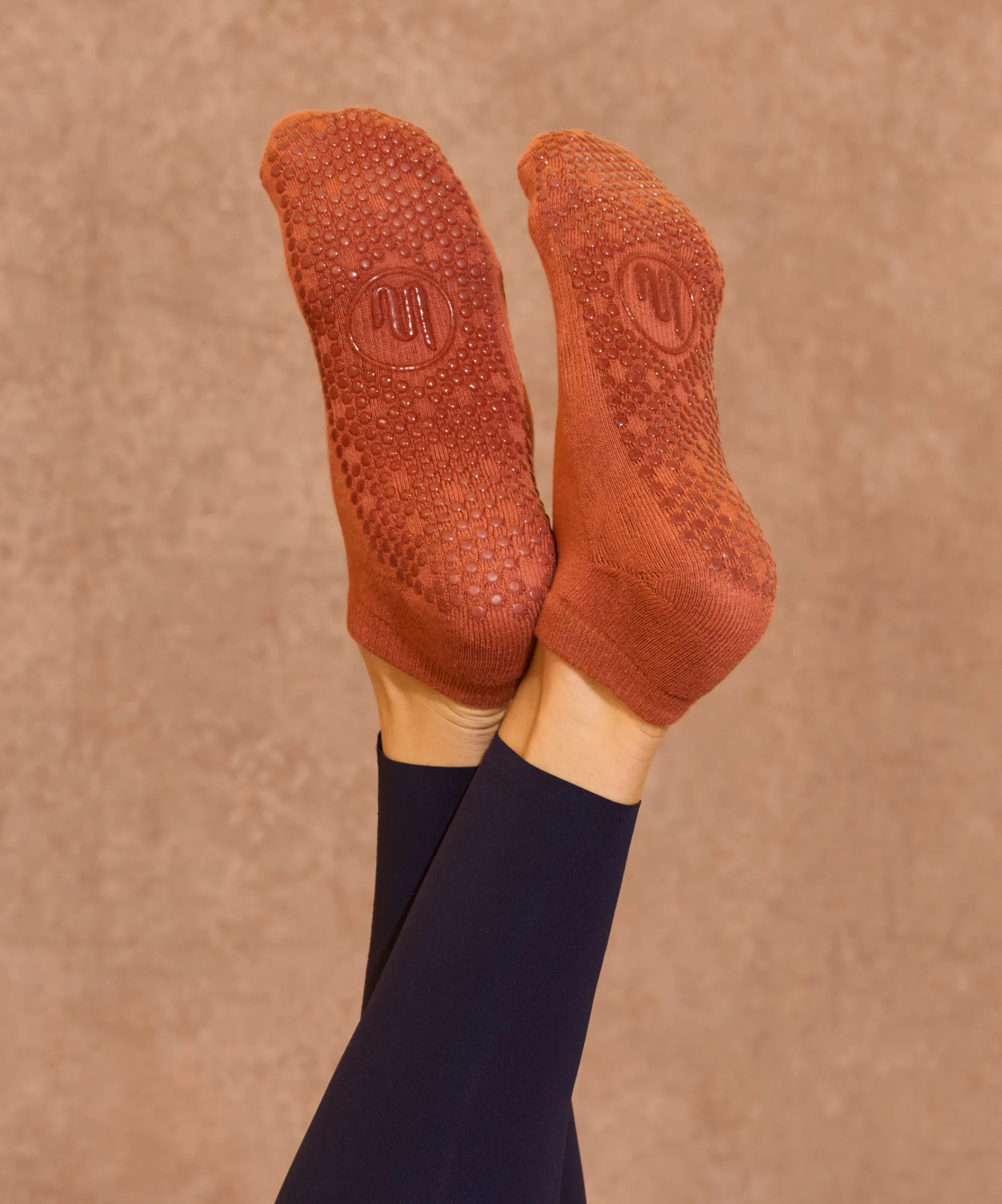 Classic Low Rise Grip Socks - Red Earth