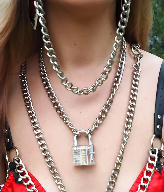 CLEAR VISION CHAIN NECKLACE
