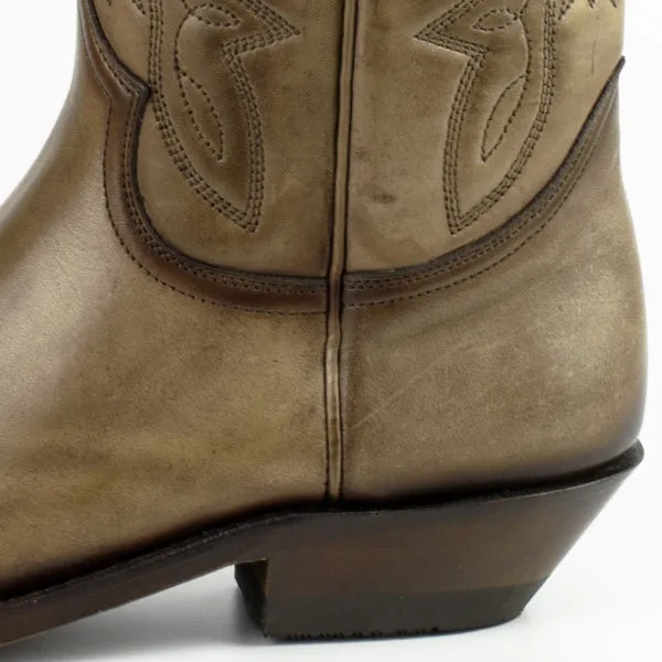 Cowboy Boots for Women and Men Handcrafted Beige Leather 1920s Texans