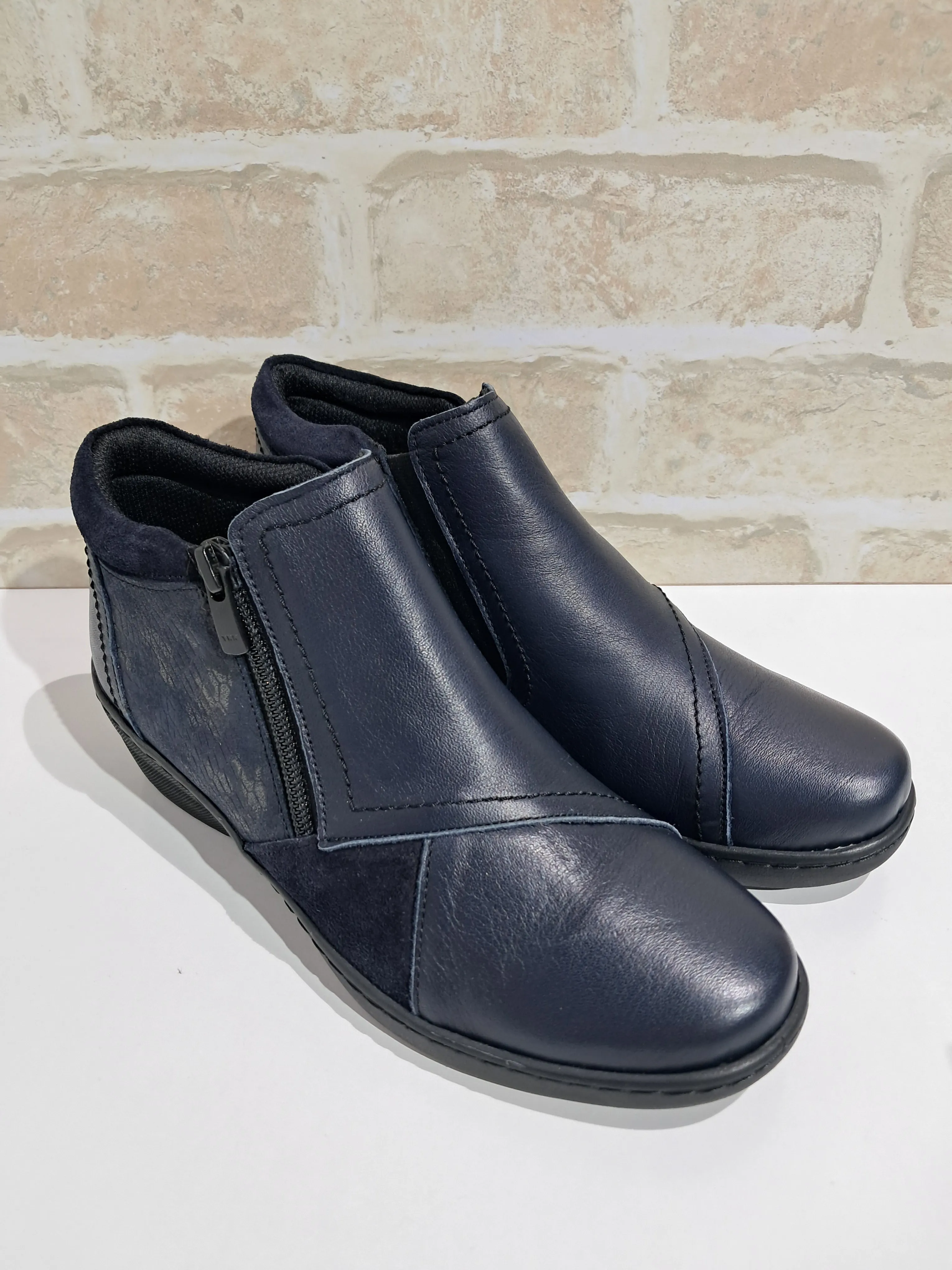 CP462-18 Navy Combo by Cabello