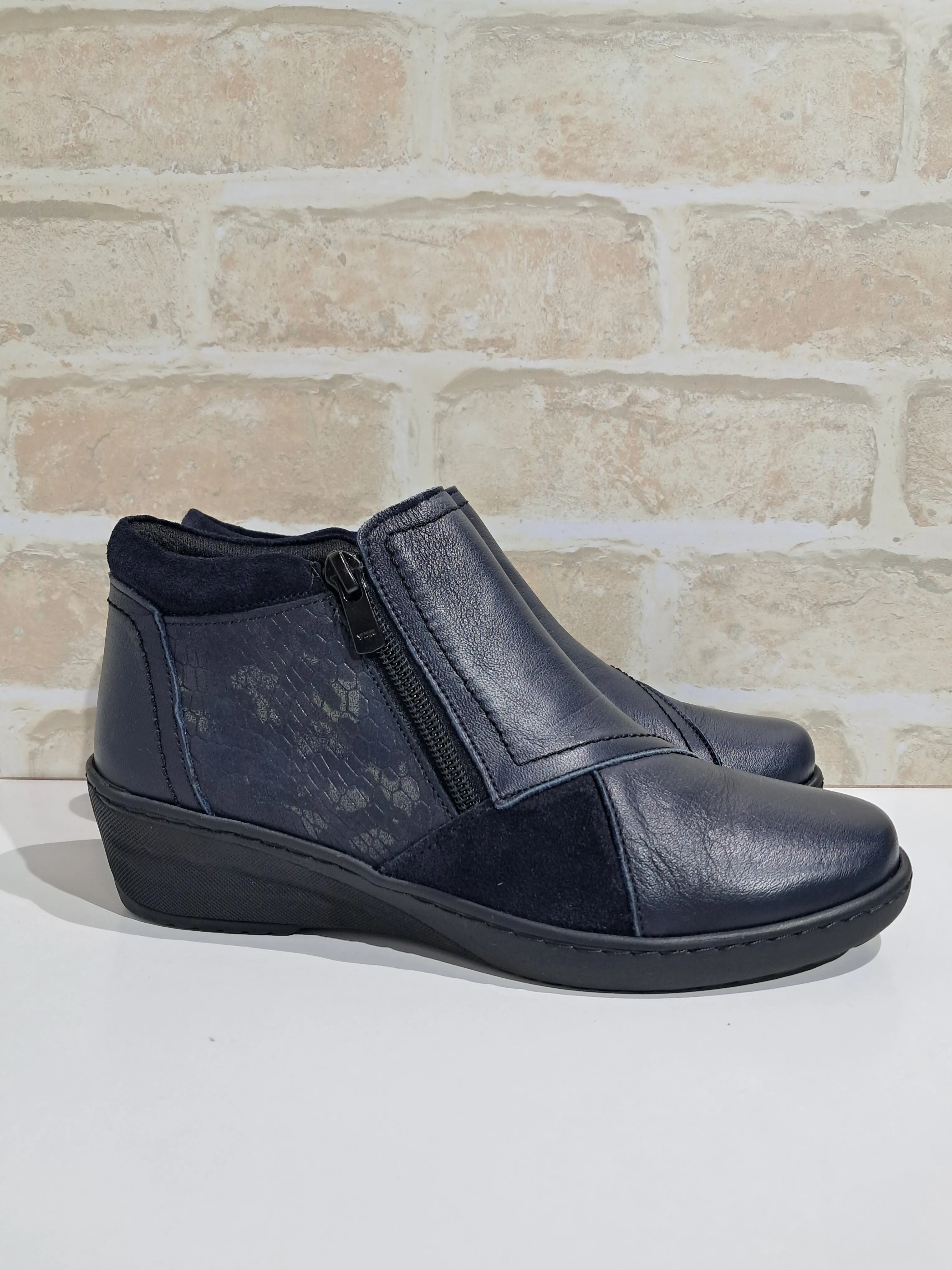CP462-18 Navy Combo by Cabello