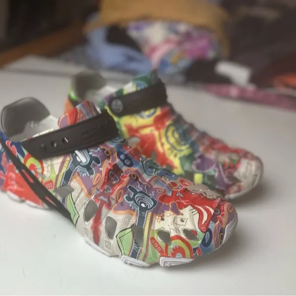 CROSSKIX Multicolored 2.0 NYC Graffiti LE Closed Toe Lightweight Water Shoes 11