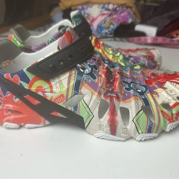 CROSSKIX Multicolored 2.0 NYC Graffiti LE Closed Toe Lightweight Water Shoes 11