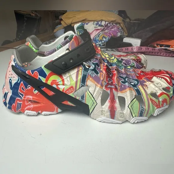 CROSSKIX Multicolored 2.0 NYC Graffiti LE Closed Toe Lightweight Water Shoes 11