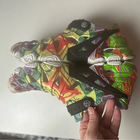 CROSSKIX Multicolored 2.0 NYC Graffiti LE Closed Toe Lightweight Water Shoes 11