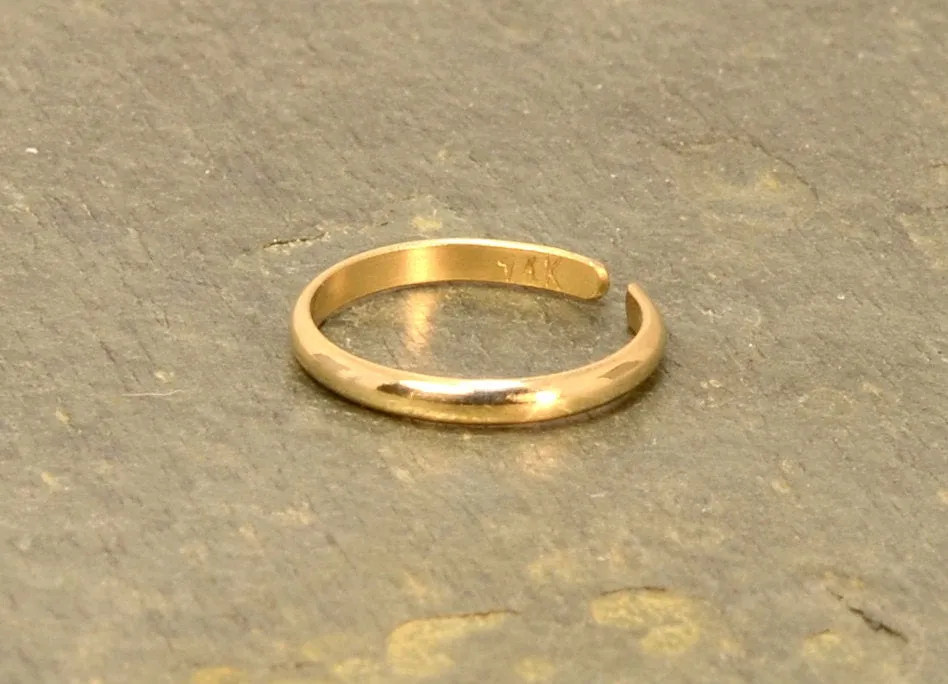 Dainty 14/20 Gold Filled Toe Ring with Half Round Design and Polished Finish